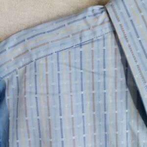 NYNE New York Men's XL‎ Shirt Long Sleeve Button Up Blue Tan Geometric Pattern